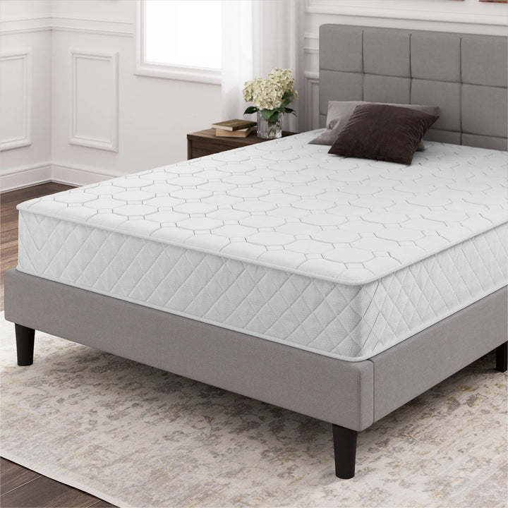 8" Quilted Hybrid Mattress of Comfort Foam and Pocket Spring, Twin