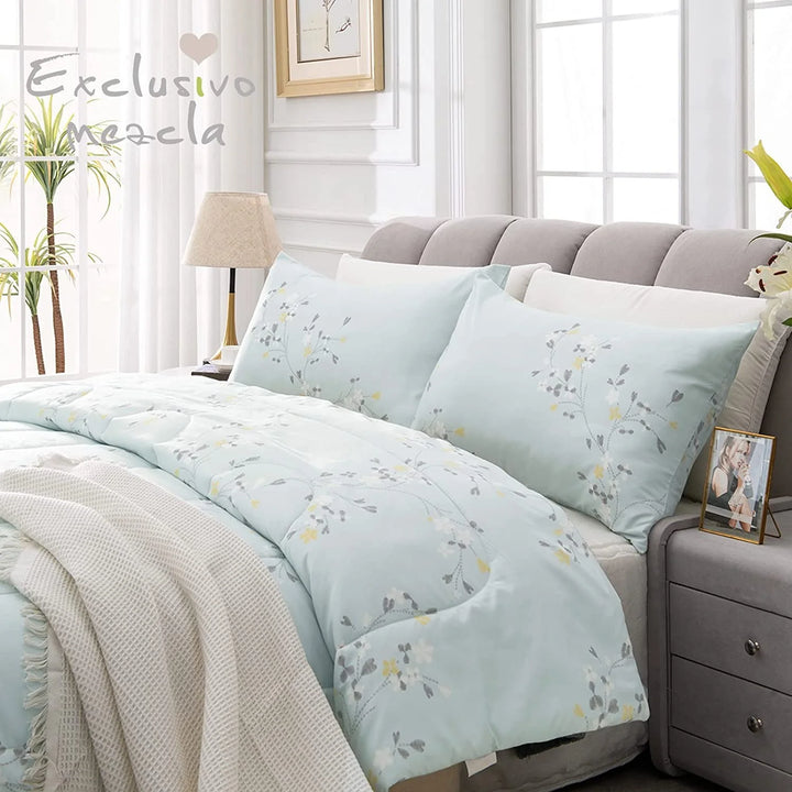 3-Piece Floral King Size Comforter Set, Microfiber Bedding down Alternative Comforter for All Seasons with 2 Pillow Shams, Baby Blue