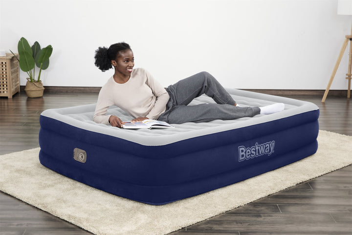 Tritech 15" Full Air Mattress with Built-In Pump