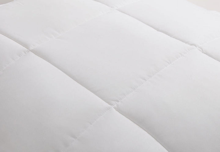 ® White down Alternative Comforter Duvet Insert with Corner Tabs - King